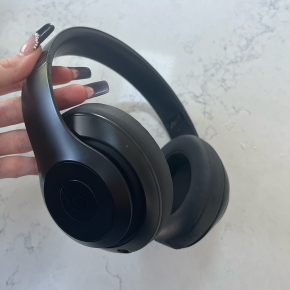 Beats By Dre Studio 3 Wireless, Noise Cancellation Headphones - Picture 1 of 3